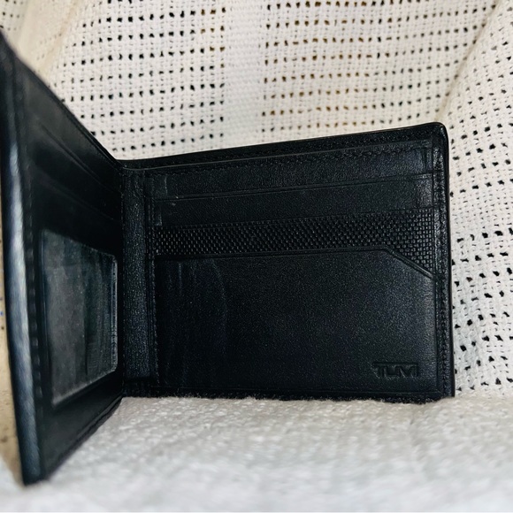 TUMI Nassau mens wallet - Picture 2 of 11